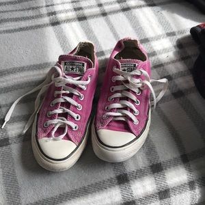 low top purple size 7 converse